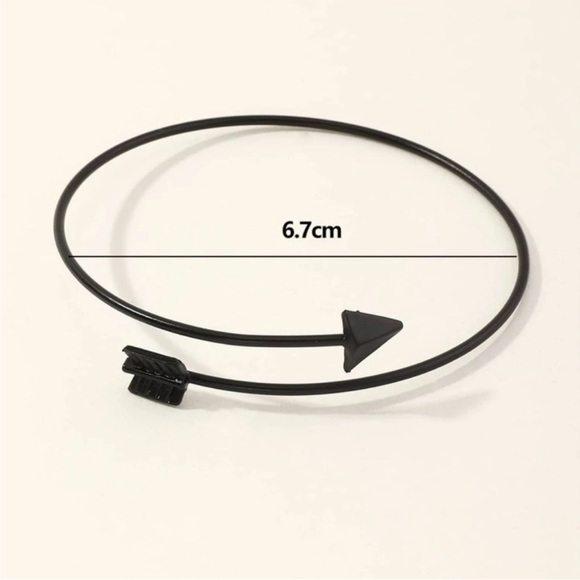 *NWT* Black Arrow Bangle Bracelet - Picture 6 of 6